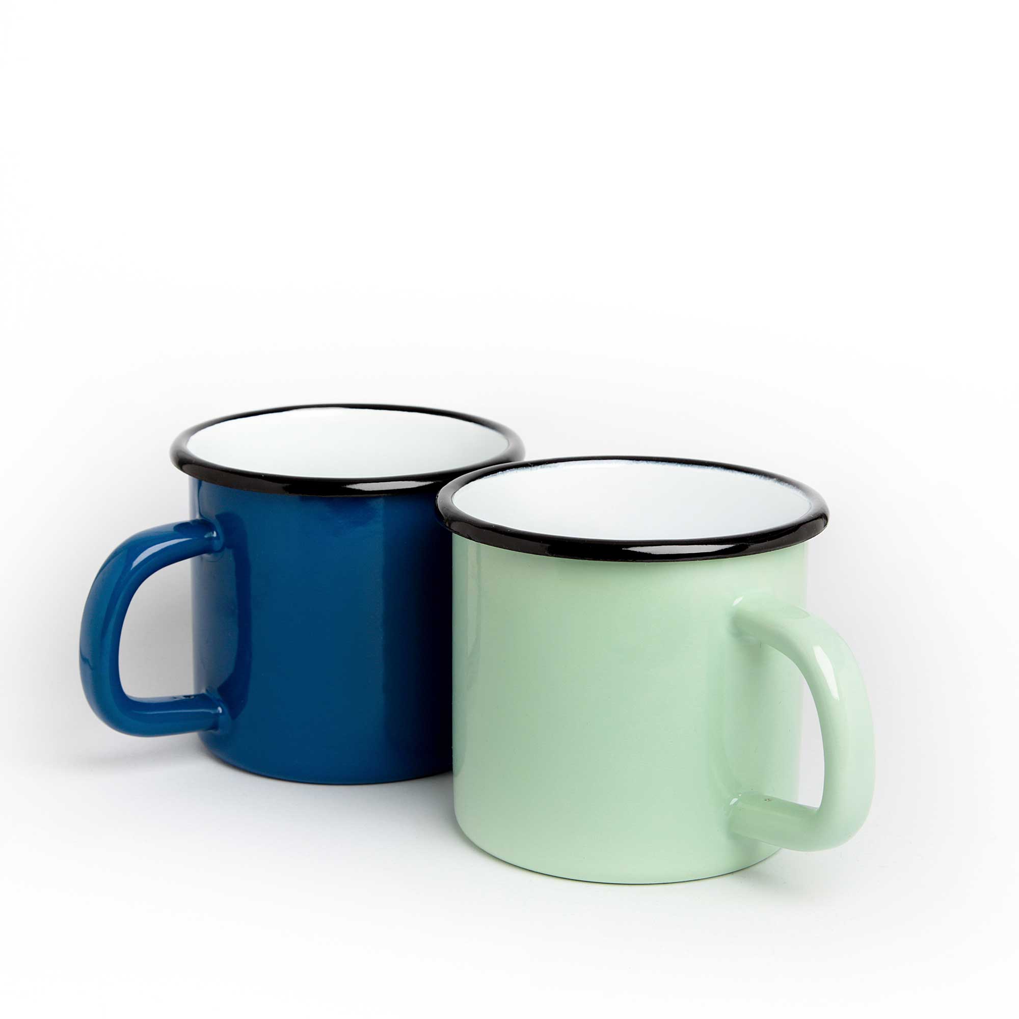 emaille-tasse-xxl-ultramarinblau-hellgruen-sortiment-warengruppe-ost-berlin